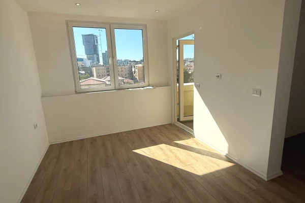 Shtepi ne shitje Apartament ne Tirane, 1+1, Mobilimi Bosh, pa mobiluar, Pagesa 164,997  Euro.