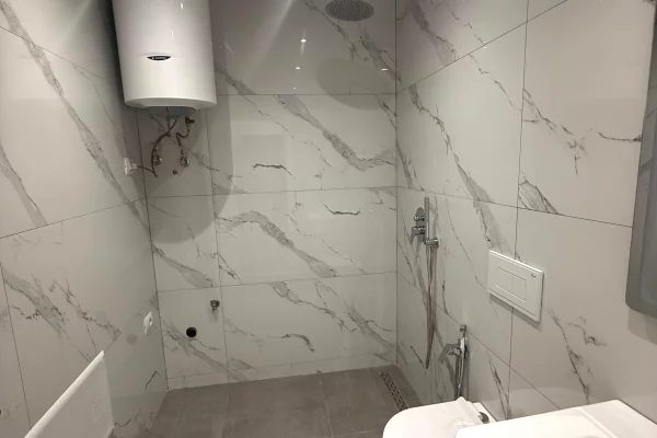 Shtepi ne shitje Apartament ne Tirane, 1+1, Mobilimi Bosh, pa mobiluar, Pagesa 164,997  Euro.