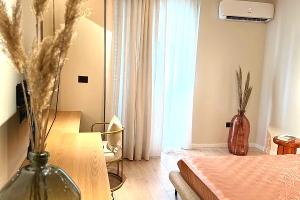 Shtepi me qera Apartament ne Tirane, 1+1, Mobilimi E mobiluar, Pagesa 900  Euro.