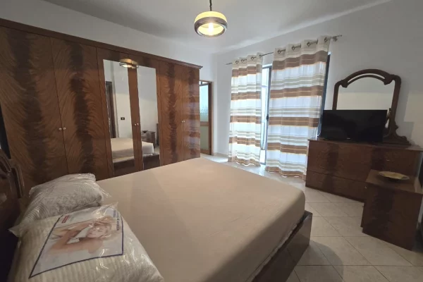 Shtepi me qera Apartament ne Tirane, 2+1, Mobilimi E mobiluar, Pagesa 497  Euro.