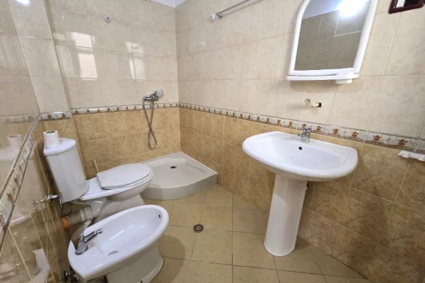 Shtepi me qera Apartament ne Tirane, 2+1, Mobilimi E mobiluar, Pagesa 497  Euro.