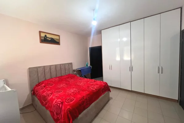 Shtepi ne shitje Apartament ne Tirane, 2+1, Mobilimi E mobiluar, Pagesa 140,000  Euro.