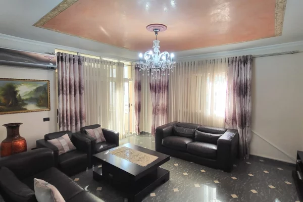 Shtepi me qera Apartament ne Tirane, 3+1, Mobilimi E mobiluar, Pagesa 700  Euro.