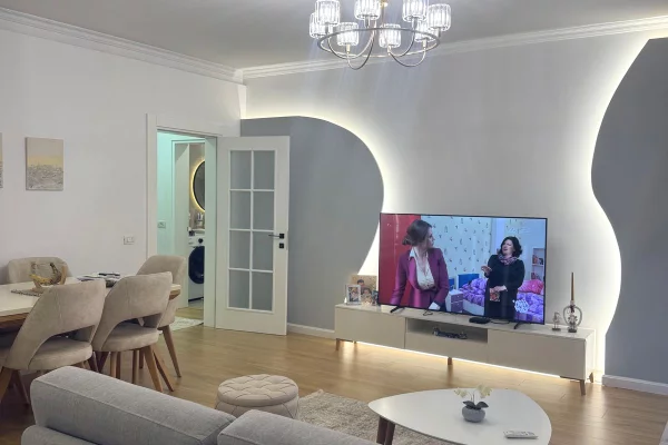 Shtepi ne shitje Apartament ne Tirane, 2+1, Mobilimi E mobiluar, Pagesa 149,997  Euro.