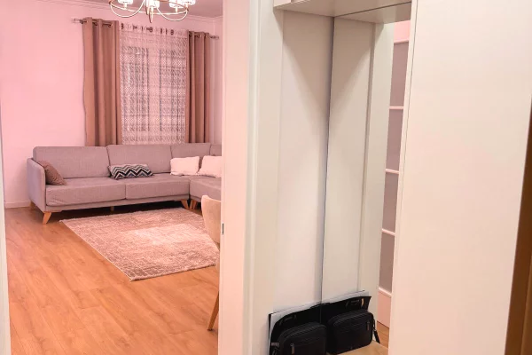 Shtepi ne shitje Apartament ne Tirane, 2+1, Mobilimi E mobiluar, Pagesa 149,997  Euro.