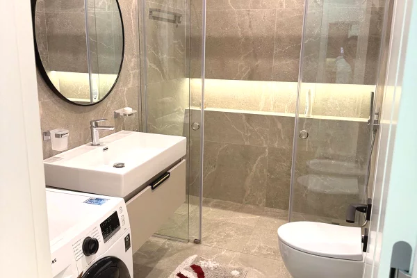 Shtepi ne shitje Apartament ne Tirane, 2+1, Mobilimi E mobiluar, Pagesa 149,997  Euro.