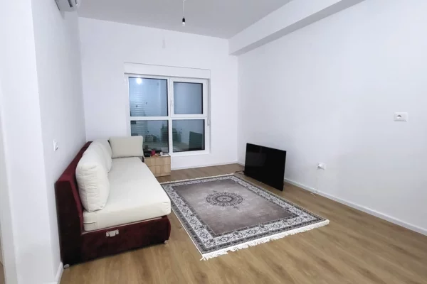 Shtepi me qera 2+1 ne Tirane - 547 Euro