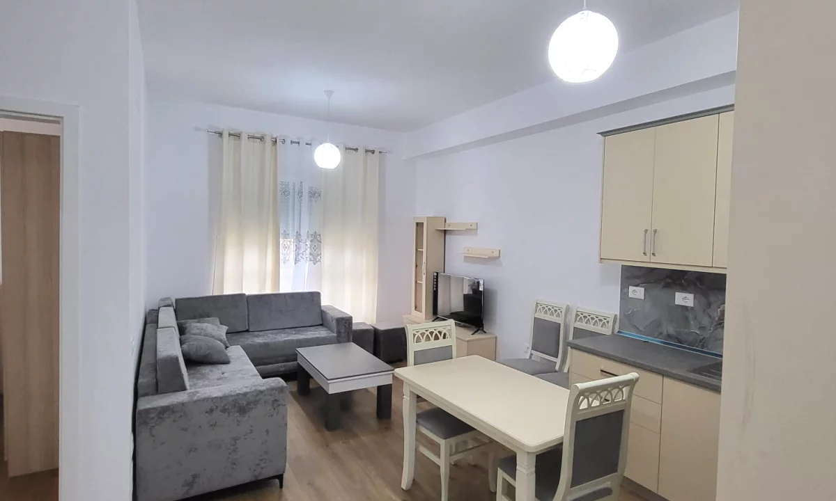 Shtepi me qera Apartament ne Tirane, 2+1, Mobilimi E mobiluar, Pagesa 500  Euro.