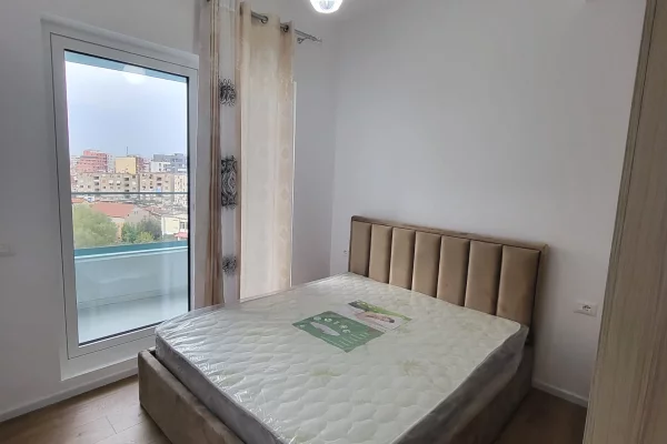 Shtepi me qera Apartament ne Tirane, 2+1, Mobilimi E mobiluar, Pagesa 500  Euro.
