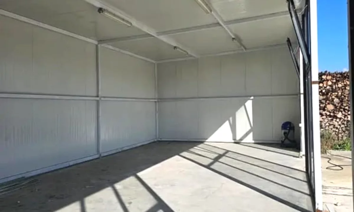 🏢 Jepet me qira ambient 100 m2 prane Top Channel