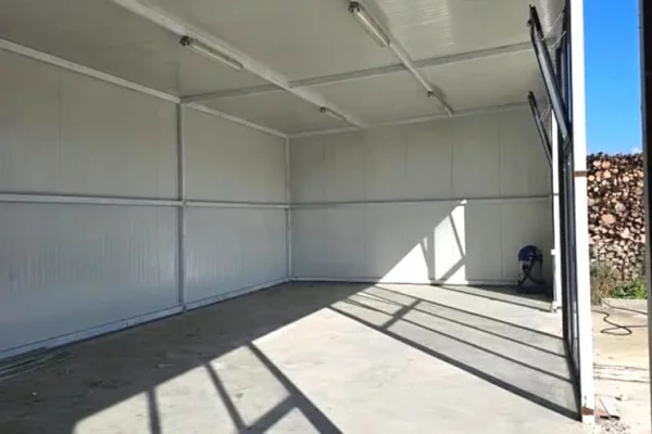 Ambient biznesi me qera 6+1 ne Tirane - 897 Euro