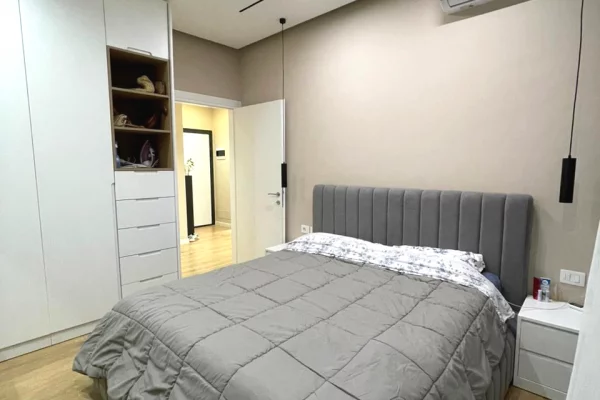 Shtepi me qera Apartament ne Tirane, 1+1, Mobilimi E mobiluar, Pagesa 597  Euro.