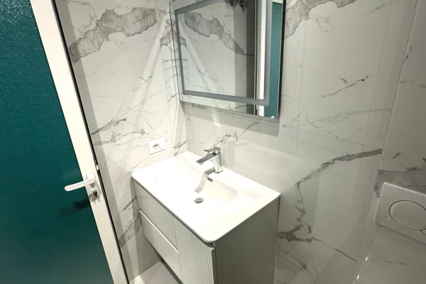 Shtepi me qera Apartament ne Tirane, 1+1, Mobilimi E mobiluar, Pagesa 490  Euro.