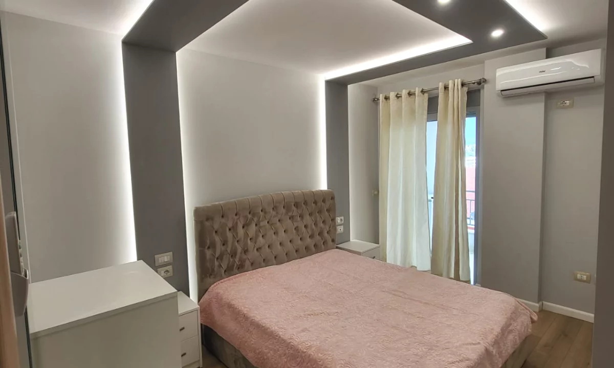 Shtepi me qera Apartament ne Tirane, 1+1, Mobilimi E mobiluar, Pagesa 547  Euro.