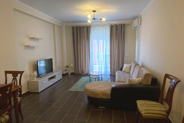 Shtepi me qera Apartament ne Tirane, 2+1, Mobilimi E mobiluar, Pagesa 497  Euro.
