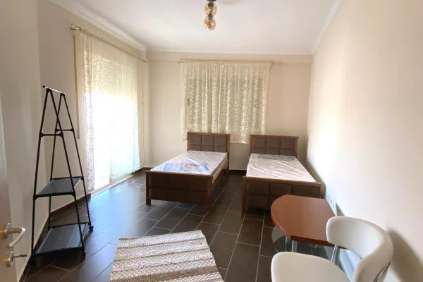 Shtepi me qera Apartament ne Tirane, 2+1, Mobilimi E mobiluar, Pagesa 497  Euro.