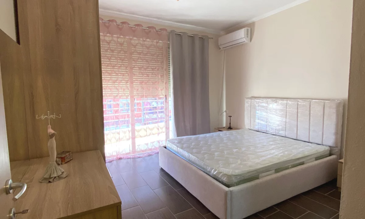 Shtepi me qera Apartament ne Tirane, 2+1, Mobilimi E mobiluar, Pagesa 497  Euro.