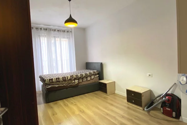 Shtepi ne shitje Apartament ne Tirane, 2+1, Mobilimi E mobiluar, Pagesa 140,897  Euro.