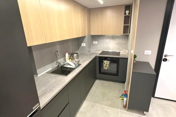 Shtepi ne shitje Apartament ne Tirane, 1+1, Mobilimi E mobiluar, Pagesa 118,997  Euro.