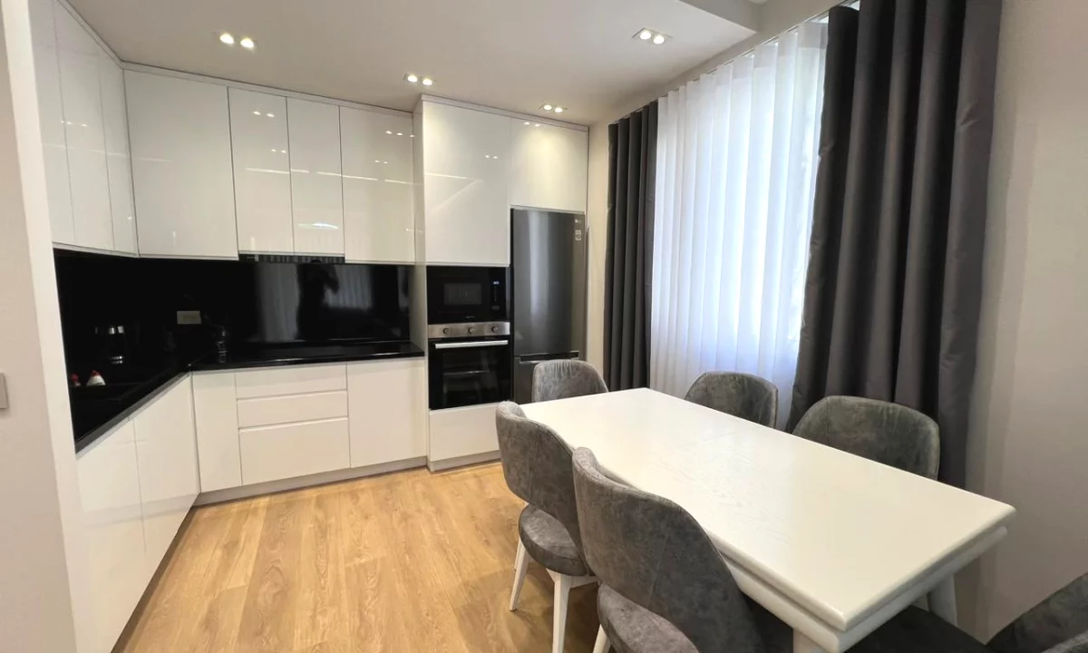 Shtepi me qera Apartament ne Tirane, 2+1, Mobilimi E mobiluar, Pagesa 997  Euro.