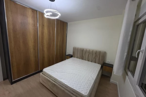 Shtepi me qera Apartament ne Tirane, 2+1, Mobilimi E mobiluar, Pagesa 797  Euro.