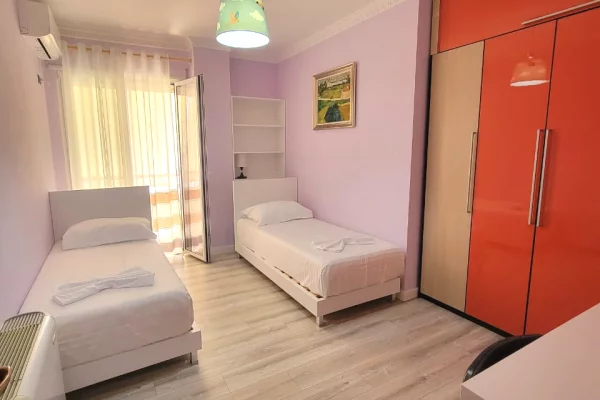 Shtepi me qera Apartament ne Tirane, 2+1, Mobilimi E mobiluar, Pagesa 897  Euro.