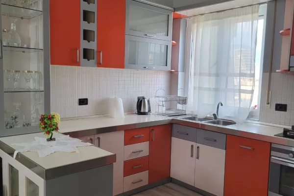 Shtepi me qera Apartament ne Tirane, 2+1, Mobilimi E mobiluar, Pagesa 897  Euro.