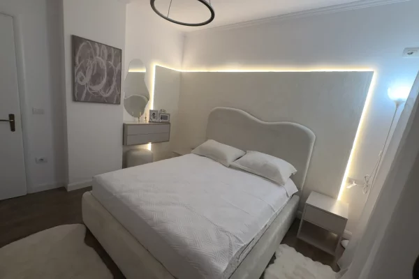 Shtepi me qera Apartament ne Tirane, 1+1, Mobilimi E mobiluar, Pagesa 497  Euro.