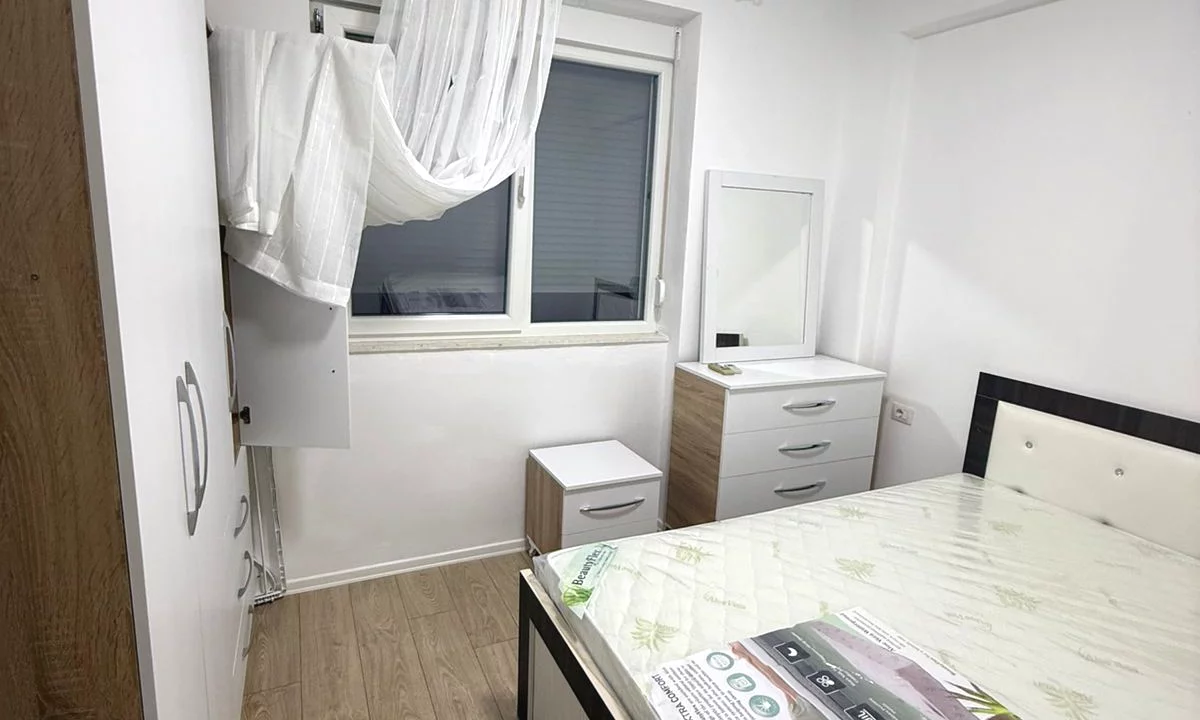 Shtepi me qera Apartament ne Tirane, 1+1, Mobilimi E mobiluar, Pagesa 497  Euro.
