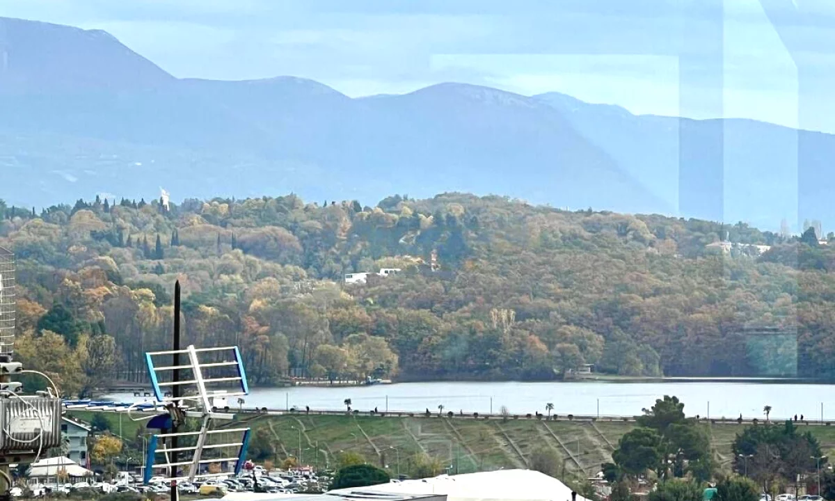 Appartamento in vendita a Tirana 2+1, Arredato