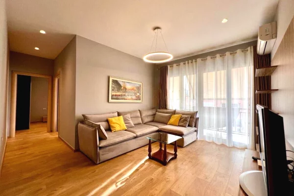 Appartamento in vendita a Tirana 2+1, Arredato