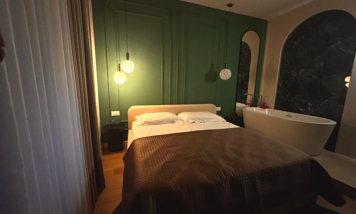 Shtepi ne shitje Apartament ne Tirane, Garsoniere, Mobilimi E mobiluar, Pagesa 58,997  Euro.