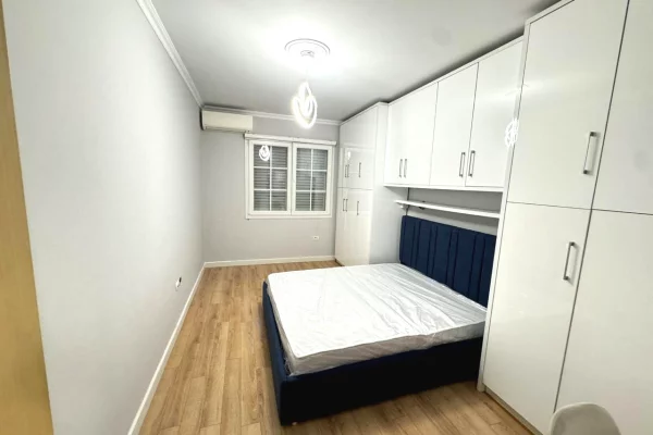 Shtepi ne shitje Apartament ne Tirane, 1+1, Mobilimi E mobiluar, Pagesa 124,997  Euro.