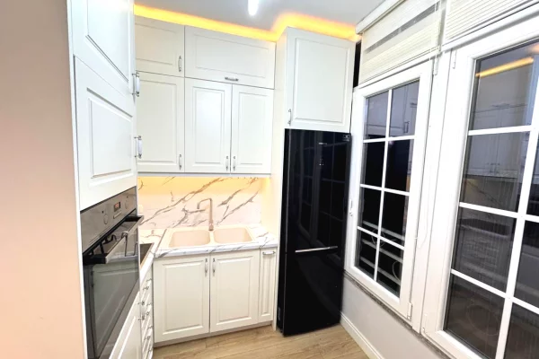 Shtepi ne shitje Apartament ne Tirane, 1+1, Mobilimi E mobiluar, Pagesa 124,997  Euro.