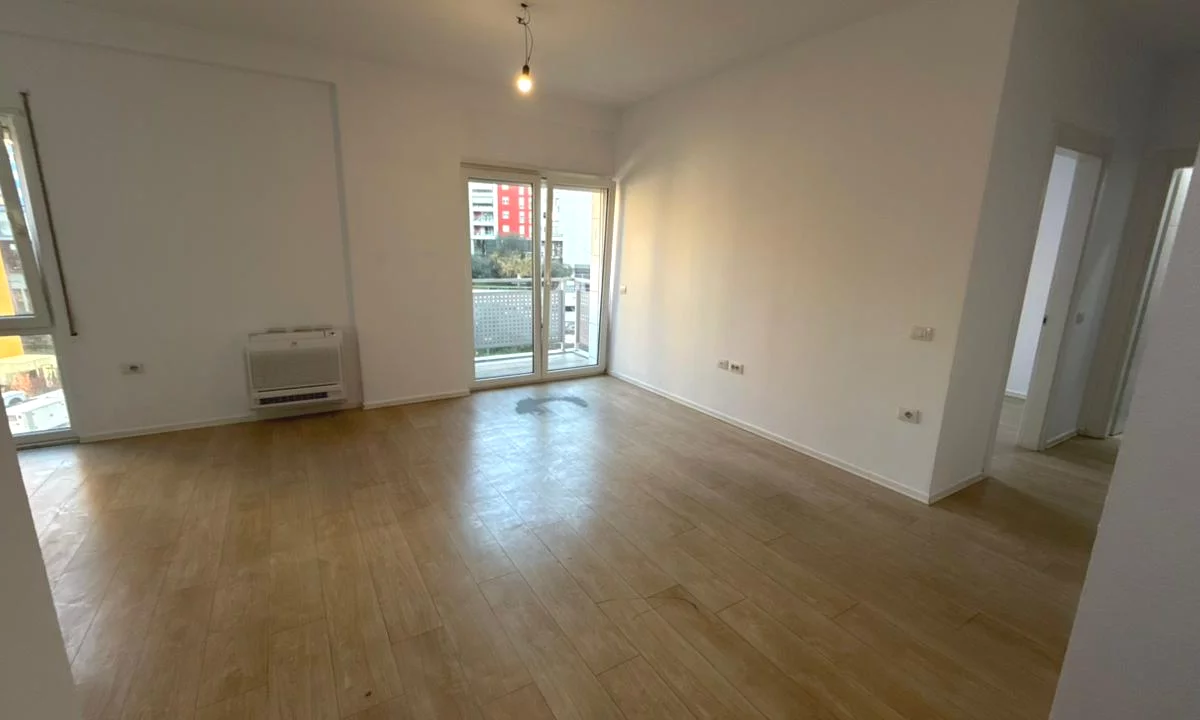 Shtepi me qera Apartament ne Tirane, 2+1, Mobilimi Bosh, pa mobiluar, Pagesa 850  Euro.