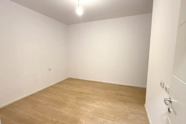 Shtepi me qera Apartament ne Tirane, 2+1, Mobilimi Bosh, pa mobiluar, Pagesa 850  Euro.