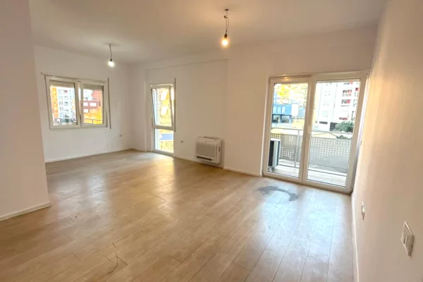 Shtepi me qera Apartament ne Tirane, 2+1, Mobilimi Bosh, pa mobiluar, Pagesa 850  Euro.