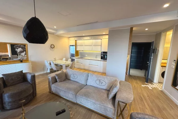 Shtepi me qera Apartament ne Tirane, 1+1, Mobilimi E mobiluar, Pagesa 1,297  Euro.