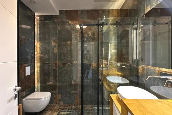 Shtepi me qera Apartament ne Tirane, 1+1, Mobilimi E mobiluar, Pagesa 1,297  Euro.