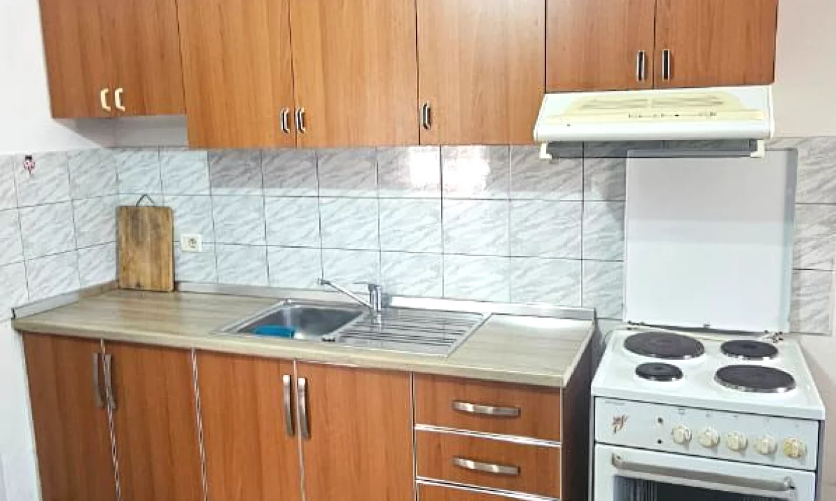 Shtepi me qera Apartament ne Tirane, 1+1, Mobilimi E mobiluar, Pagesa 447  Euro.