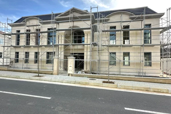 Luxury villas for sale in Tirana 5+1, Emty