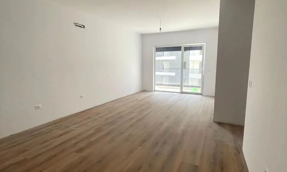 Apartment for sale in Tirana 3+1, Emty