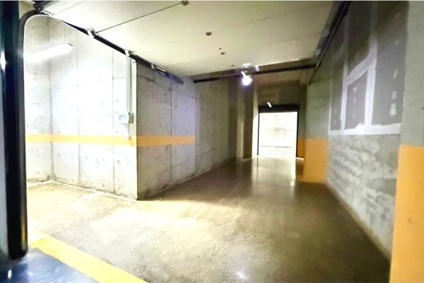 🚗 MAGAZINE / HAPESIRE PER POSTE PARKIMI – Square 21 Rruga e Kavajes