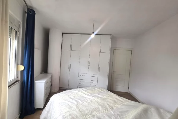 Shtepi ne shitje Apartament ne Tirane, 1+1, Mobilimi E mobiluar, Pagesa 99,997  Euro.