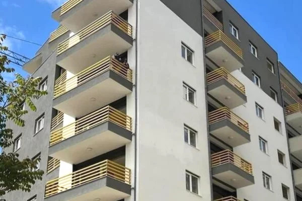 🏢 JEPET ME QIRA AMBIENT ZYRE 1+1 + PARKIM – Kompleksi E-88, Laprake (Dritan Hoxha)