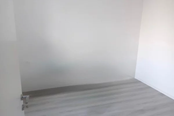 Ambient biznesi me qera 3+1 ne Tirane - 500 Euro