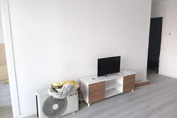 Ambient biznesi me qera 3+1 ne Tirane - 500 Euro