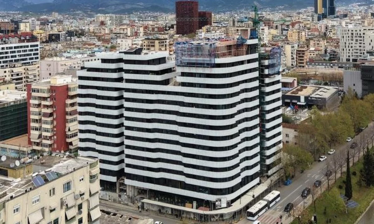 Shtepi ne shitje Apartament ne Tirane, 1+1, Mobilimi Bosh, pa mobiluar, Pagesa 71,000  Euro.