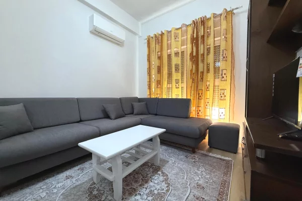 Shtepi me qera Apartament ne Tirane, 1+1, Mobilimi E mobiluar, Pagesa 397  Euro.
