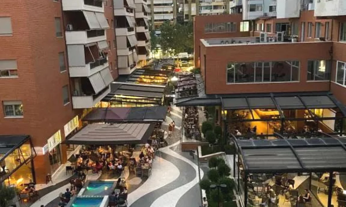 Shtepi me qera Apartament ne Tirane, 1+1, Mobilimi E mobiluar, Pagesa 750  Euro.